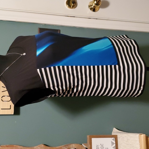 Calvin Klein Sleeveless Stripped/Abstract Blouse -Small - Picture 8 of 8